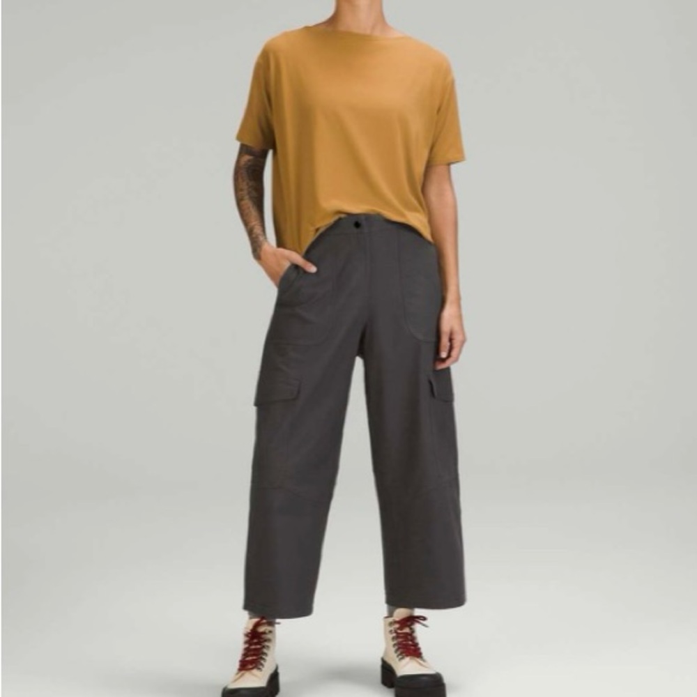 Lululemon cargo high rise pants in dark gray